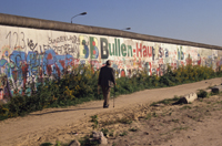 The Berlin Wall : the long walk home